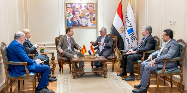 اقتصادية قناة السويس تفتح الباب أمام الشركات الإسبانية في قطاعات استراتيجية